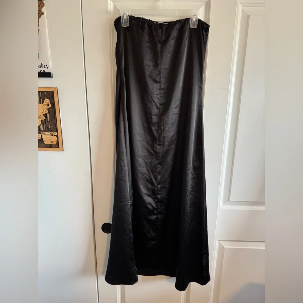 Black Tube Satin Maxi Dress - Picture 3 of 6
